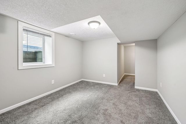 862 21st Avenue SE, Minneapolis, MN 55414