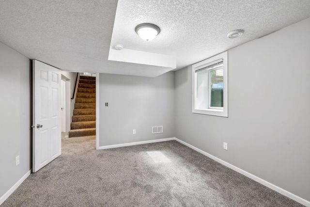 862 21st Avenue SE, Minneapolis, MN 55414