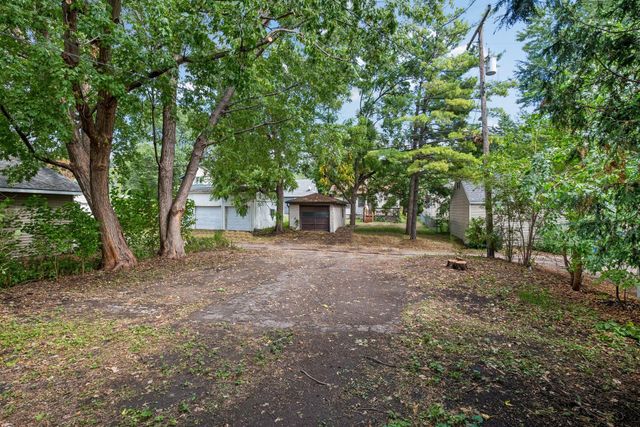 862 21st Avenue SE, Minneapolis, MN 55414