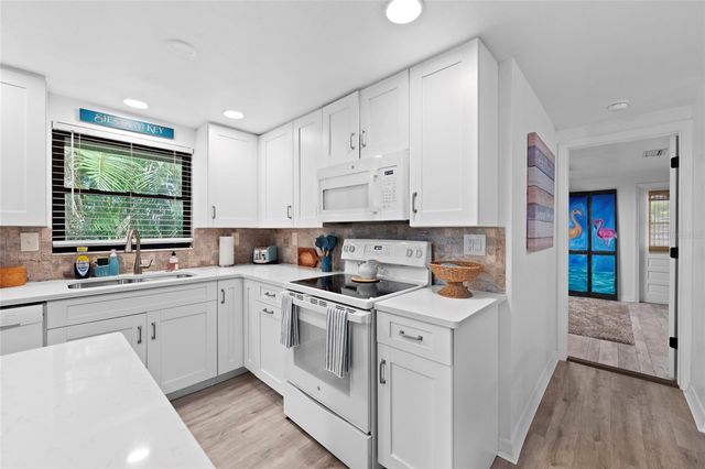 7795 WRIGHT AVENUE, Sarasota, FL 34231