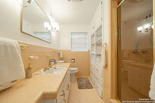 100 kings, Horseshoe Bay, TX 78657