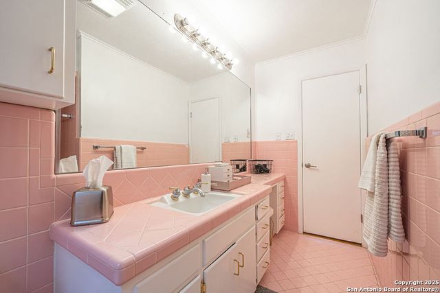 100 kings, Horseshoe Bay, TX 78657