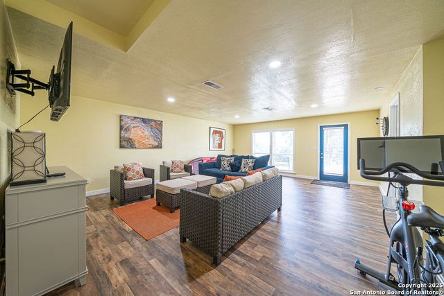 100 kings, Horseshoe Bay, TX 78657