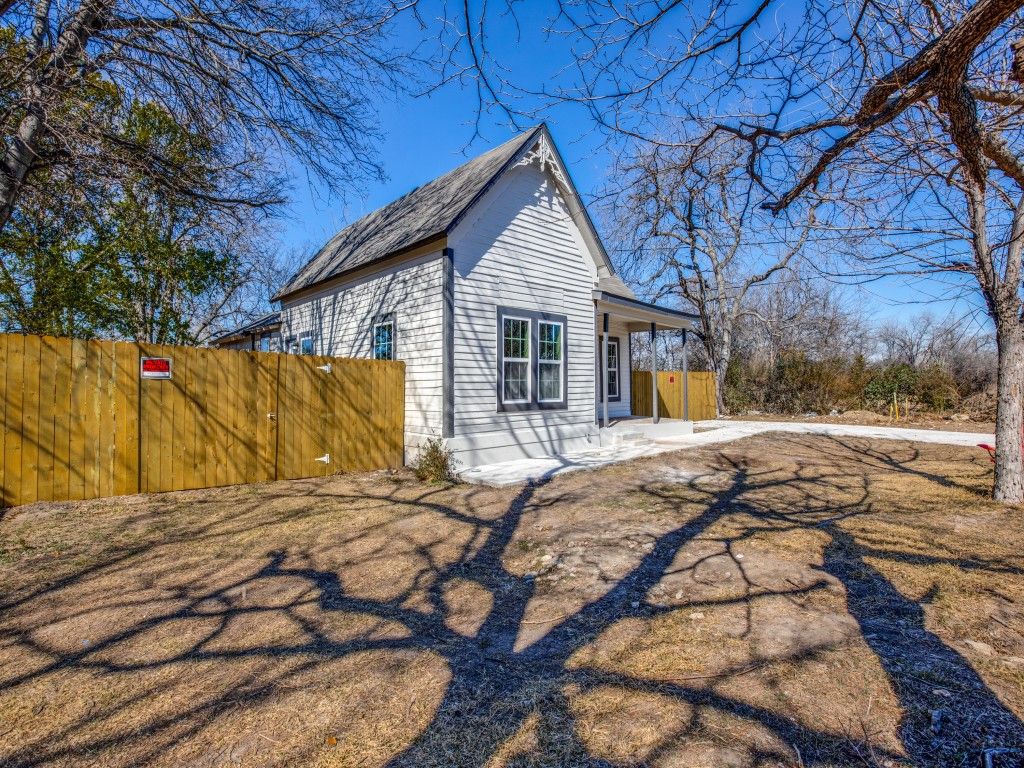 3204 5TH Avenue, Fort Worth, TX 76110 — photo 2