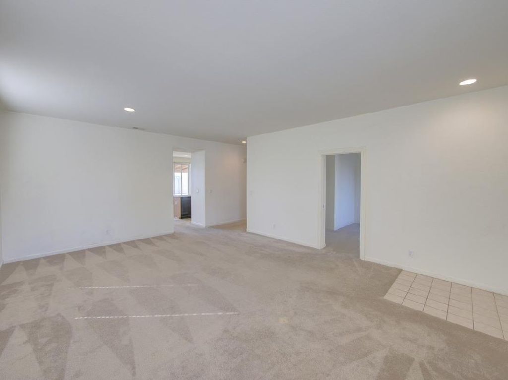 Image 12 of property listing at 2312 S Bush Avenue, Fresno, CA 93727