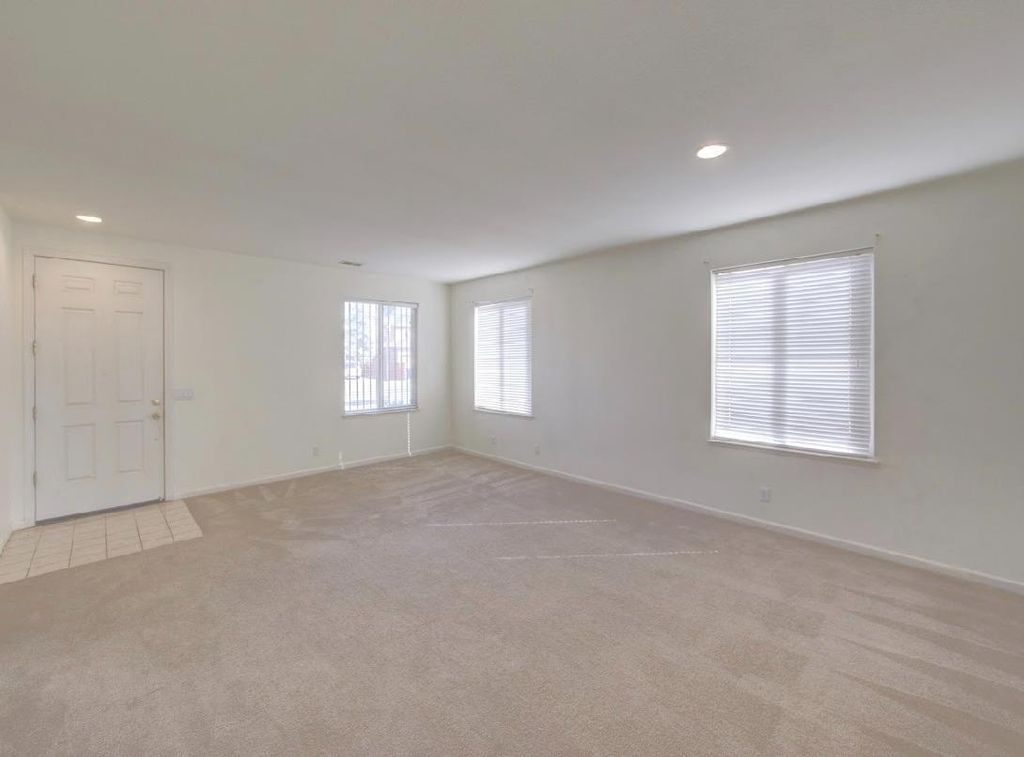 Image 13 of property listing at 2312 S Bush Avenue, Fresno, CA 93727