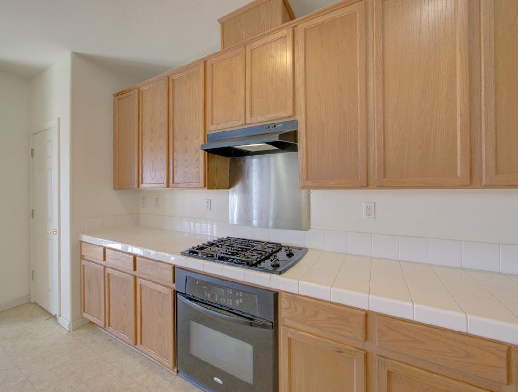 Image 14 of property listing at 2312 S Bush Avenue, Fresno, CA 93727