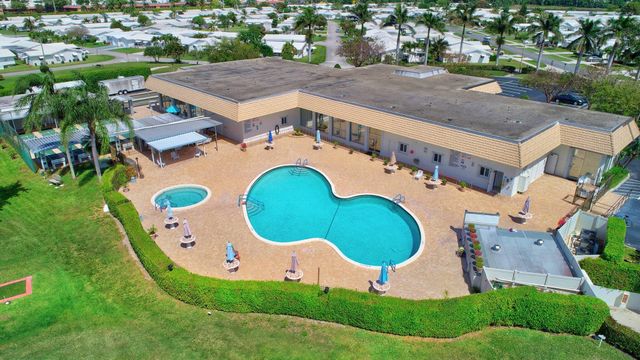 1702 SW 14th Avenue, Boynton Beach, FL 33426