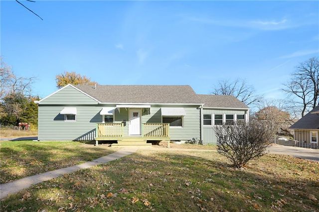 8301 Highland Avenue, Kansas City, MO 64131