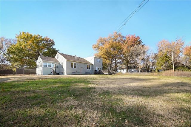 8301 Highland Avenue, Kansas City, MO 64131