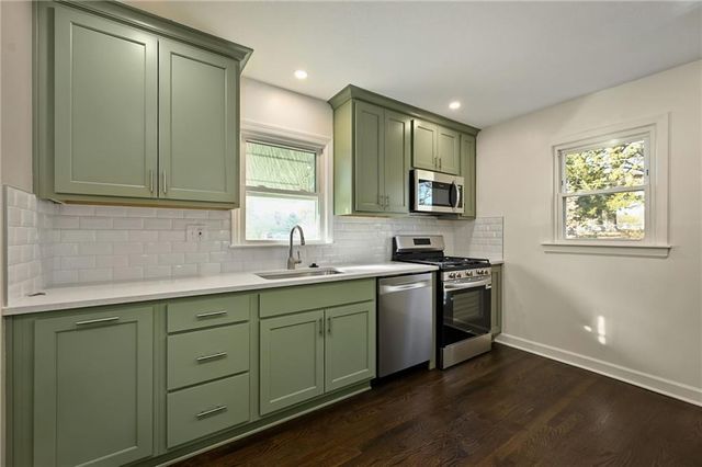 8301 Highland Avenue, Kansas City, MO 64131