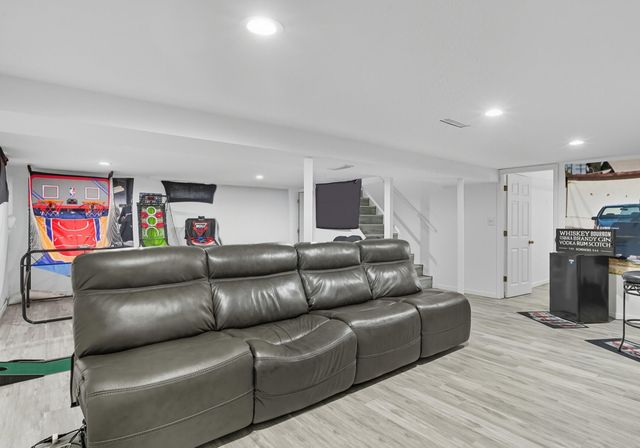 7701 Whitcomb Street, Merrillville, IN 46410