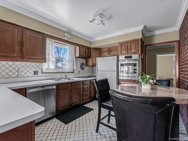 37 Berkshire Road, Yonkers, NY 10710