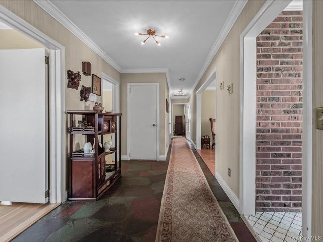 37 Berkshire Road, Yonkers, NY 10710