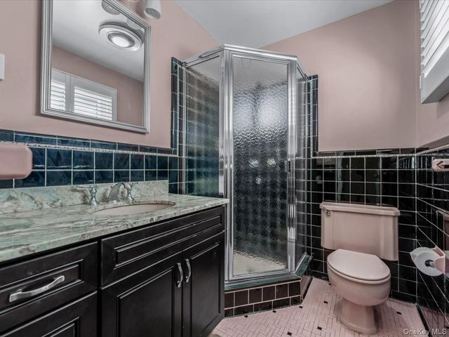 37 Berkshire Road, Yonkers, NY 10710