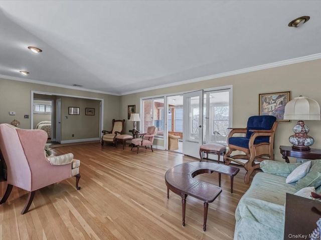 37 Berkshire Road, Yonkers, NY 10710