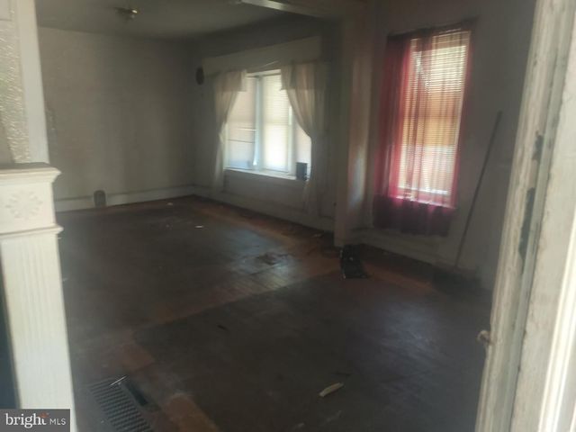 5847 N 12TH ST, Philadelphia, PA 19141