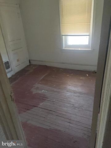 5847 N 12TH ST, Philadelphia, PA 19141