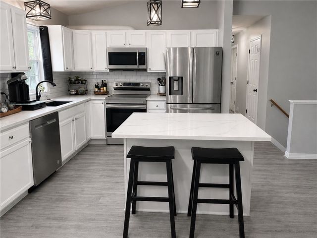 23 Cook Street, Coventry, RI 02816