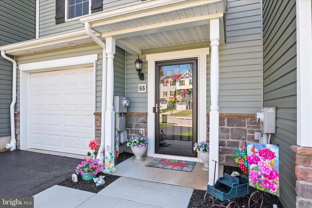 66 AYRSHIRE DR, Hanover, PA 17331