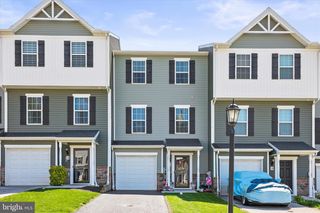 66 AYRSHIRE DR, Hanover, PA 17331