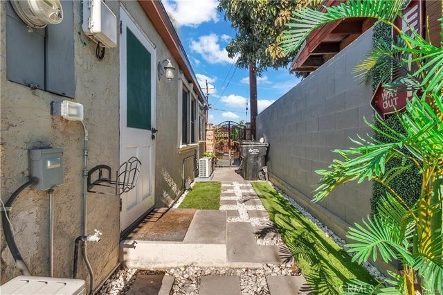 4610 Leonis, Commerce, CA 90040