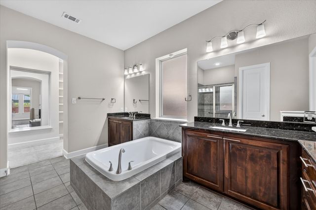 7840 Renderbrook Bend, Irving, TX 75063