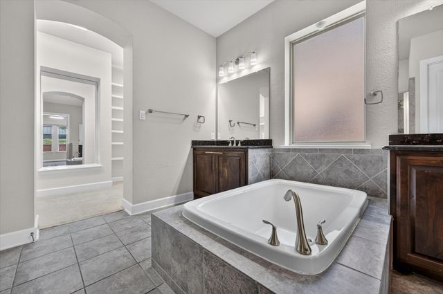 7840 Renderbrook Bend, Irving, TX 75063