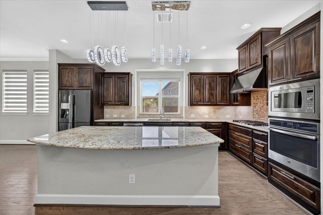 7840 Renderbrook Bend, Irving, TX 75063