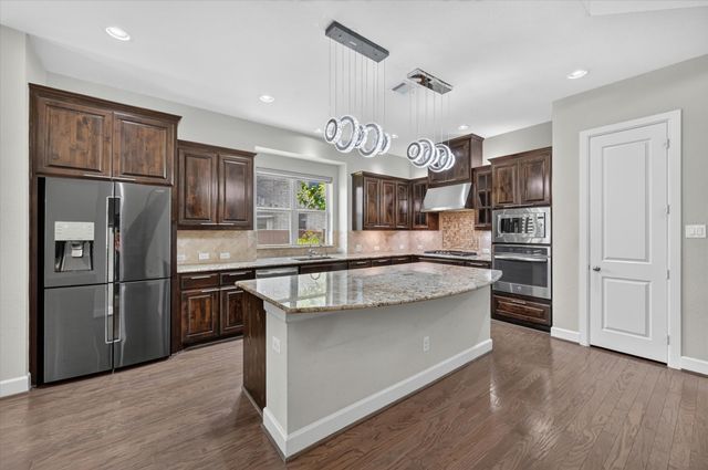7840 Renderbrook Bend, Irving, TX 75063