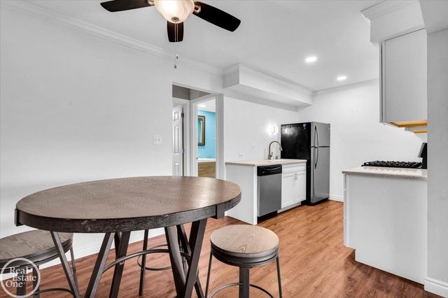 1606 Oakland Avenue, St Clair, MI 48079