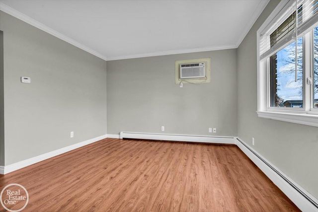 1606 Oakland Avenue, St Clair, MI 48079
