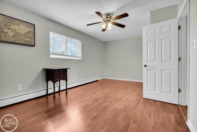 1606 Oakland Avenue, St Clair, MI 48079