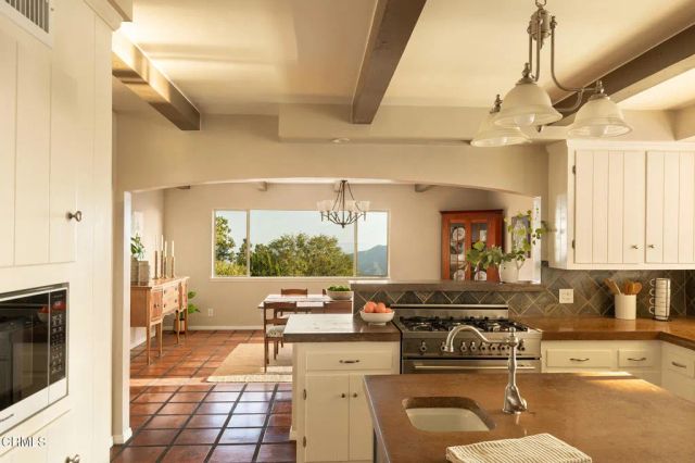 2335 Jayma Lane, La Crescenta, CA 91214