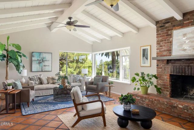 2335 Jayma Lane, La Crescenta, CA 91214