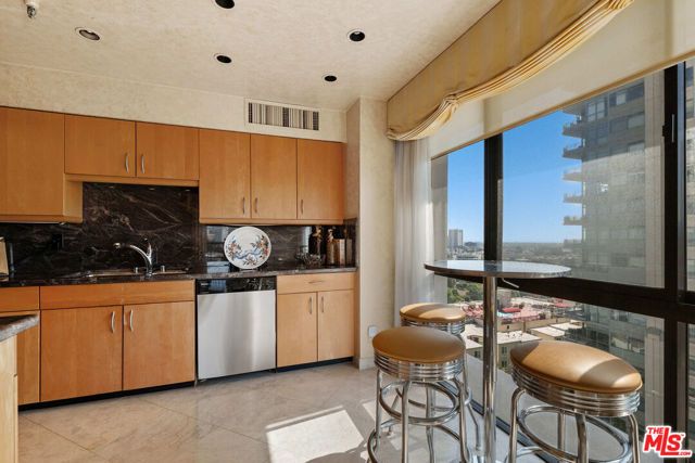 10790 Wilshire Boulevard 1001, Los Angeles, CA 90024