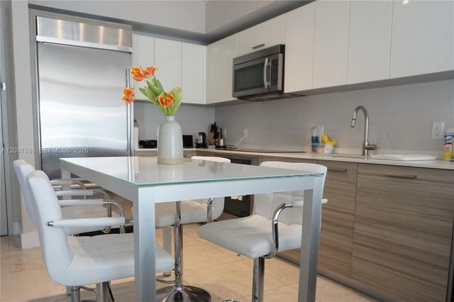 1300 Brickell Bay Drive 1904, Miami, FL 33131
