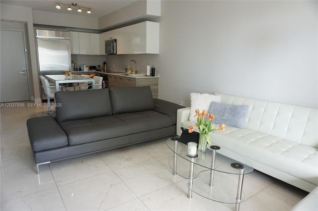1300 Brickell Bay Drive 1904, Miami, FL 33131