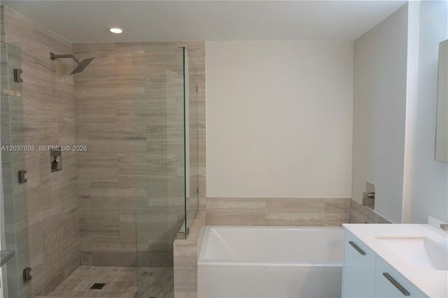 1300 Brickell Bay Drive 1904, Miami, FL 33131