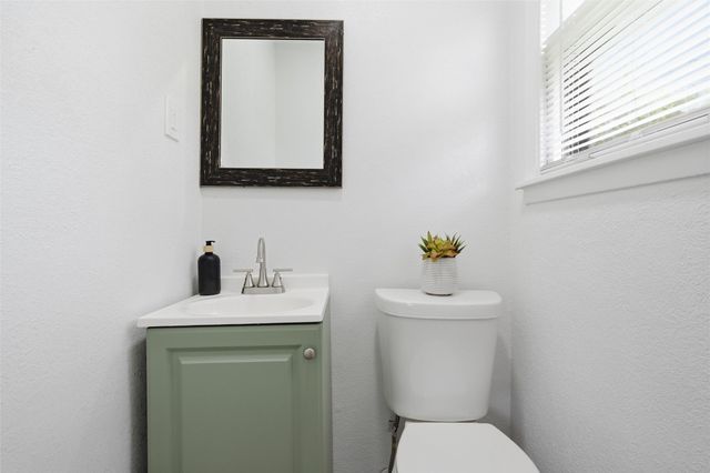 305 Avenue I, Lacy Lakeview, TX 76705