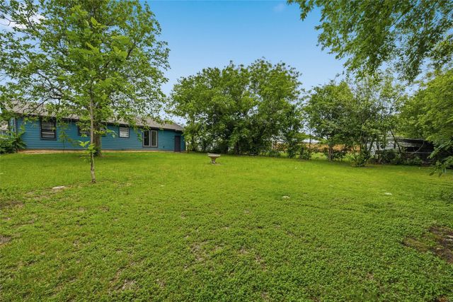 305 Avenue I, Lacy Lakeview, TX 76705