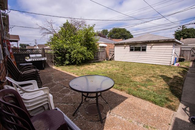 3837 Harvey Avenue, Berwyn, IL 60402