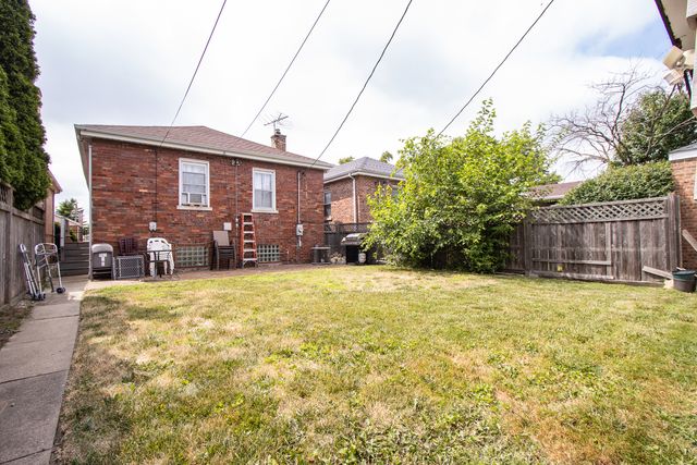 3837 Harvey Avenue, Berwyn, IL 60402