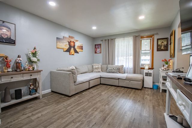 3837 Harvey Avenue, Berwyn, IL 60402