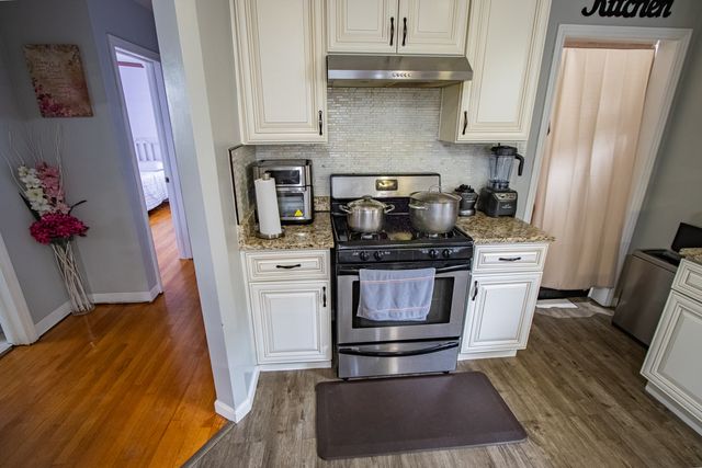 3837 Harvey Avenue, Berwyn, IL 60402