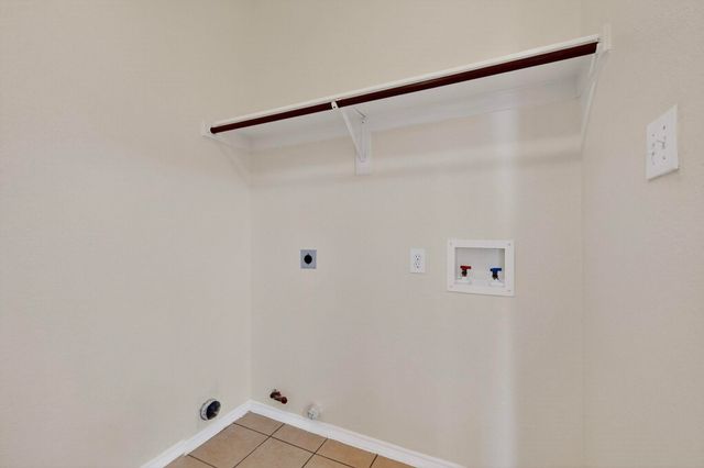 3061 Elmbrook Drive, Grand Prairie, TX 75052