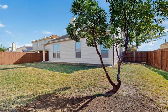 3061 Elmbrook Drive, Grand Prairie, TX 75052