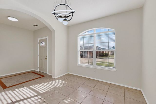 3061 Elmbrook Drive, Grand Prairie, TX 75052
