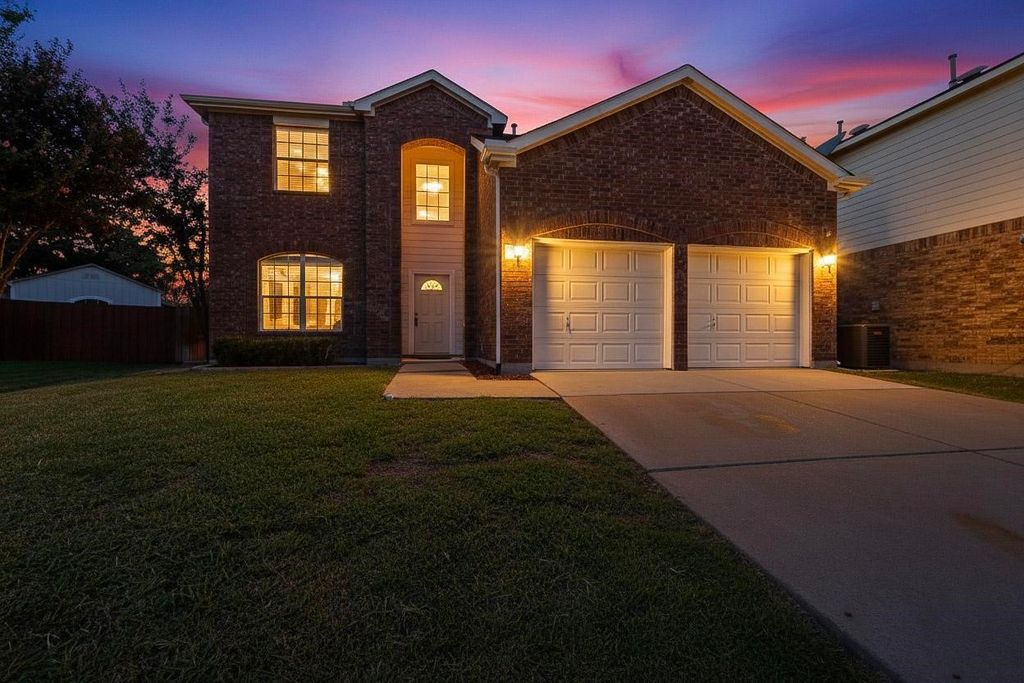 3061 Elmbrook Drive, Grand Prairie, TX 75052