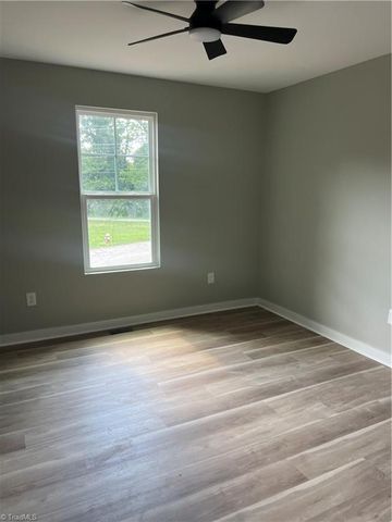 921 Redding Drive, High Point, NC 27260